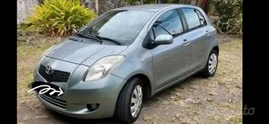 toyota Yaris 1.4d con gancio traino 