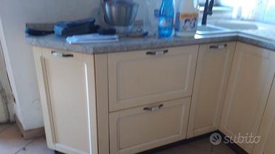 Cucina modulare Scavolini e libreria/portaTV