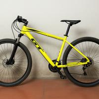 GT Aggressor MTB 29” - telaio in alluminio