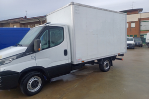 Iveco daily con sponda idraulica