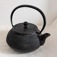 Teiera giapponese in ghisa