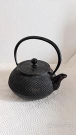 Teiera giapponese in ghisa