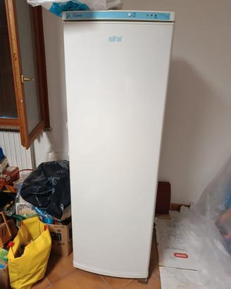 Congelatore verticale Siltal V33