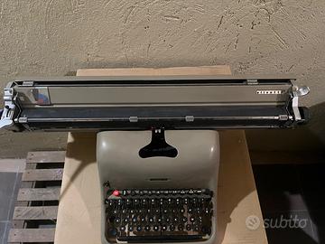 Macchina da scrivere Olivetti LEXIKON 80