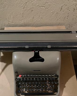 Macchina da scrivere Olivetti LEXIKON 80