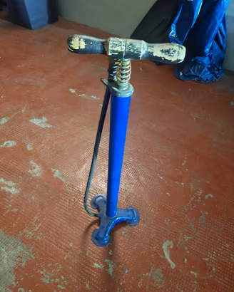 Pompa manuale per gonfiaggio