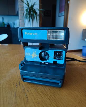iconica polaroid 636