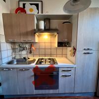 Cucina completa [Frigorifero-Cappa-Fornelli]