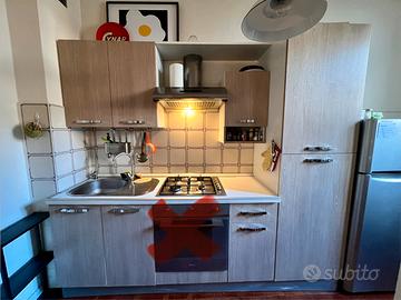 Cucina completa [Frigorifero-Cappa-Fornelli]