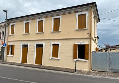 Villa indipendente Tribano centro