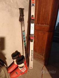 Sci bastoncini e scarponi