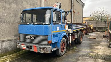 Iveco 130 - 40.000 km - con gru - ribaltabile