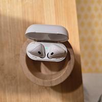 AirPods 2 (2019)

