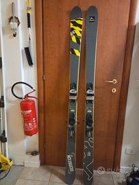 sci twin tip con attacco