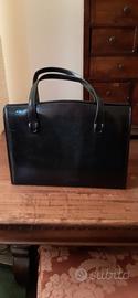 Borsa nera di pelle 