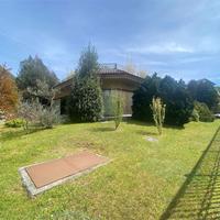 Negozio a Laveno Mombello