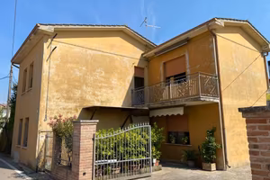 Casa indipendente di 286 m² con più di 5 locali e 