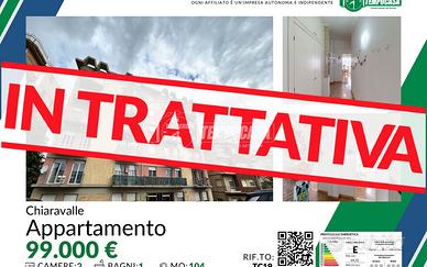 APPARTAMENTO IN CENTRO A CHIARAVALLE CON BALCONI E