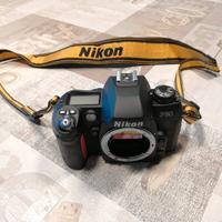 Attrezzatura fotografica nikon a pellicola