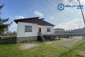 Villetta a schiera di Testa con giardino