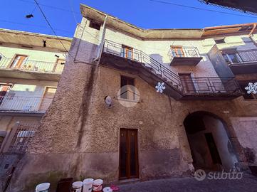 3 LOCALI A GRONE