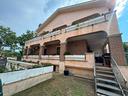 villa-di-175-m²-con-piu-di-5-locali-e-box-auto-dop