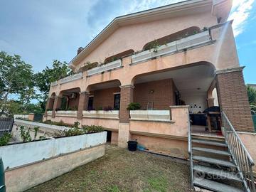 Villa di 175 m² con più di 5 locali e box auto dop