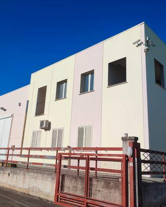 Capannone a Corropoli