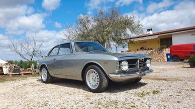 Alfa Romeo gt 1300 junior 