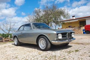 Alfa Romeo gt 1300 junior 