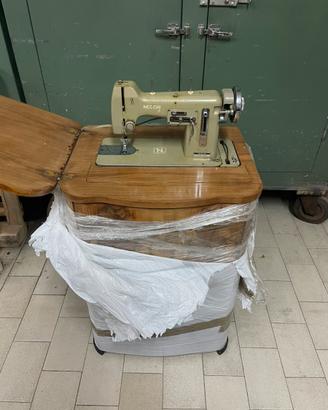 Macchina per cucire necchi bu serie mira modello