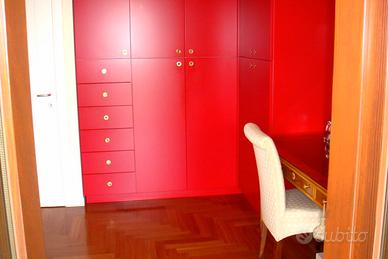 Armadio angolare su misura – Artigianale.