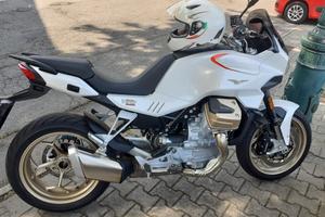 moto Guzzi v100 Mandello 