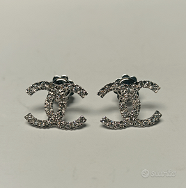 Orecchini oro e diamanti doppia C