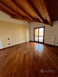 Attico ristrutturato a Romano di Lombardia (BG)