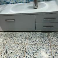 Mobile basso color carta da zucchero