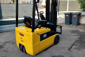 Carrello elevatore elettrico Yale 1600kg