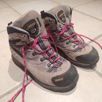 Scarponi Asolo in Goretex taglia 38
