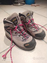 Scarponi Asolo in Goretex taglia 38