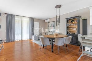 VILLA RISTRUTTURATA IN CONTESTO ESCLUSIVO - VIA 1