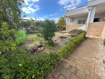 Bari Palese - Villa recente contruzione con giardi