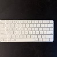 Apple Magic Keyboard QWERTY