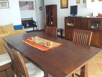 Credenza, tavolo e sedie teak