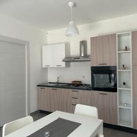 Villa angolare nuova arredata + giardino