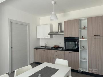 Villa angolare nuova arredata + giardino