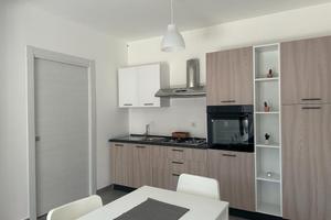 Villa angolare nuova arredata + giardino