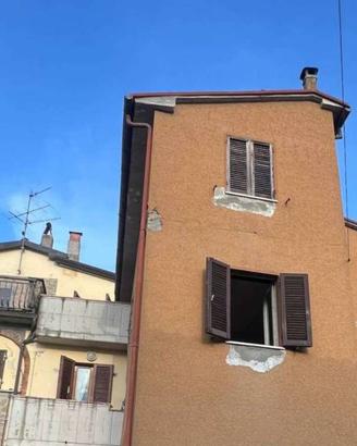 Casa indipendente di 150 m² con 4 locali e box aut