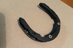 Attacco magnetico per borsa serbatoio SW - motech