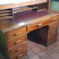 Scrivania in rovere