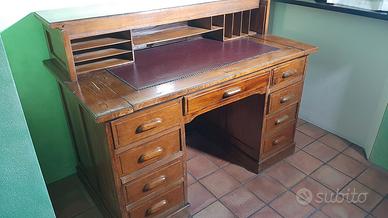Scrivania in rovere